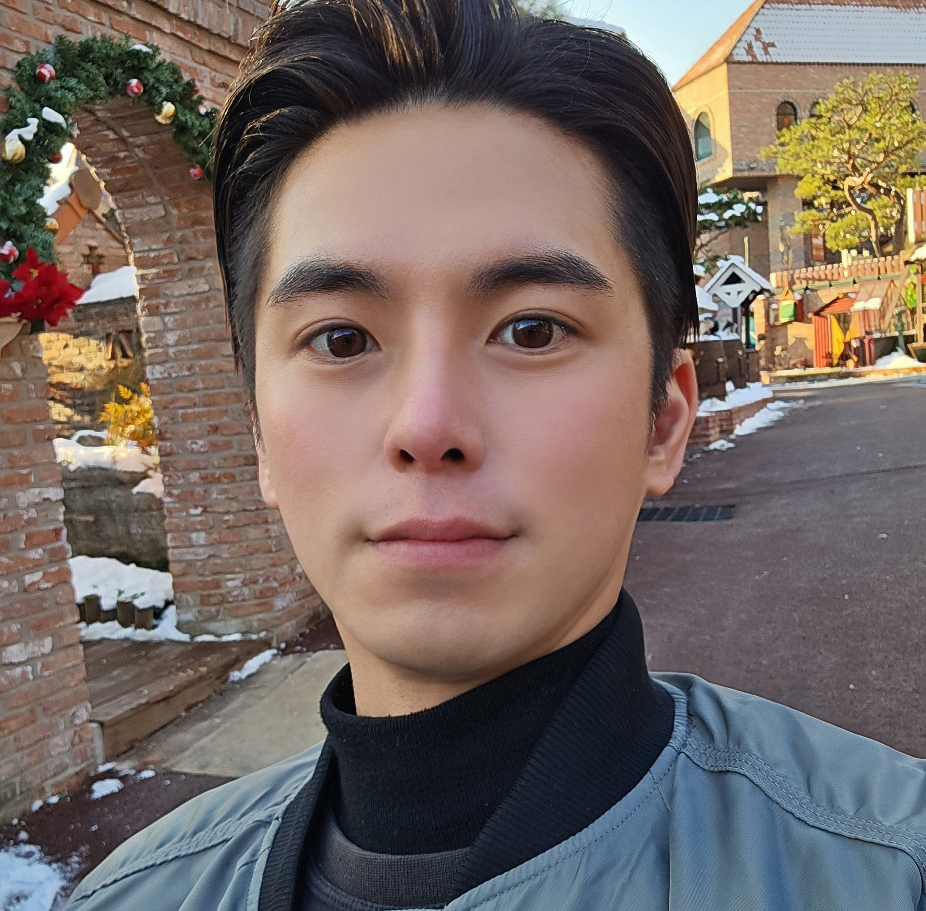 눈,코성형 잘돼서 행복한 나날을 보내고 있습니다:)